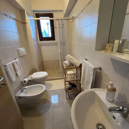 Casa Di Aurora E Luigi B&B 살베